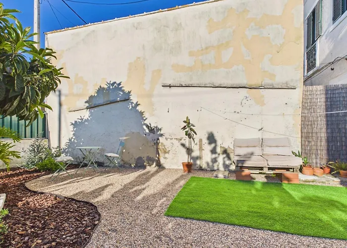 Cozy 1br W/ Ac, Terrace & Shared Garden - | By Airnest *