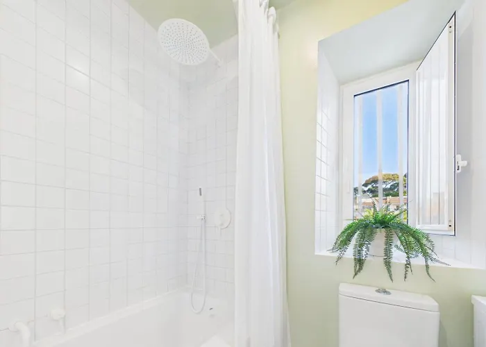 Cozy 1br W/ Ac, Terrace & Shared Garden - | By Airnest