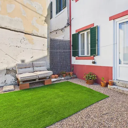 Cozy 1br W/ Ac, Terrace & Shared Garden - | By Airnest Apartman Almada