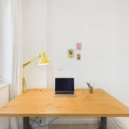Cozy 1br W/ Ac, Terrace & Shared Garden - | By Airnest