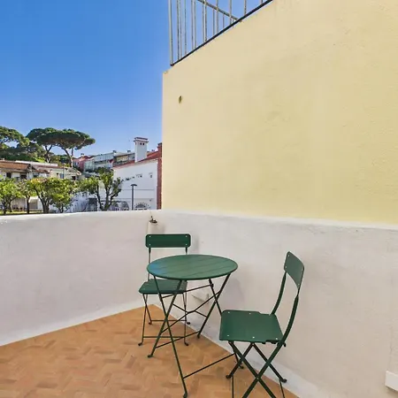 Апартаменты Cozy 1br W/ Ac, Terrace & Shared Garden - | By Airnest