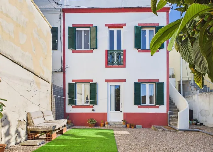 Cozy 1br W/ Ac, Terrace & Shared Garden - | By Airnest Almada