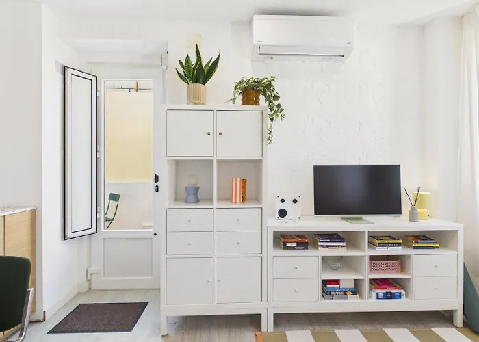 Cozy 1br W/ Ac, Terrace & Shared Garden - | By Airnest Apartamento Almada